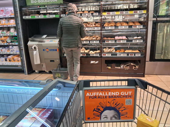 Netto-Einkauf zu Zeiten von Inflation und Konjunktur. Netto-Einkauf in einem Supermarkt oder Discounter