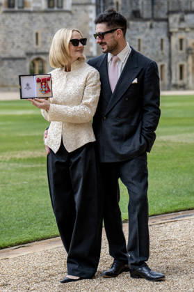 . 31 03 2026. Windsor, United Kingdom. Actress Carey Mulligan with her husband Marcus Mumford, after she received a CBE at an Investiture at Windsor Castle, United Kingdom xPoolx xi-Imagesx IIM-26674-0009