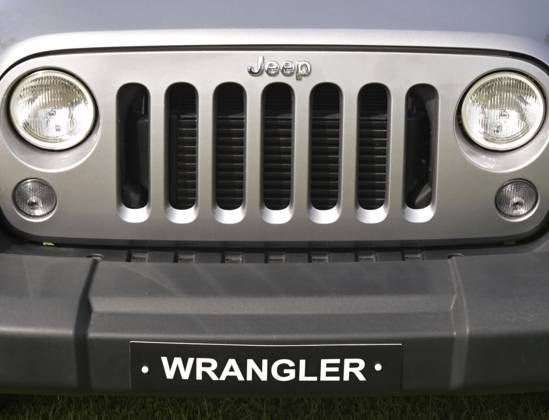 Jeep Wrangler Frontgrill mit ikonischen Scheinwerfern Jeep Wrangler Frontgrill mit ikonischen Scheinwerfern Copyright: imageBROKER GamrothxJoerg ibliqx16974963.jpg