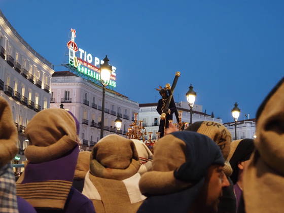 April 1, 2026, Madrid, Madrid, Spain: MADRID, SPAIN - APRIL 1: A large procession of Christ of the Gypsies through the streets of Madrid on April 1, 2026 in Madrid, Spain. Madrid Spain - ZUMAh199 20260401_zip_h199_001 Copyright: xAaronxHerediax