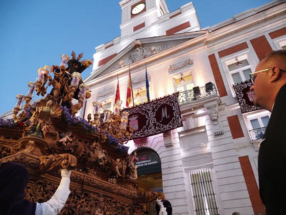 April 1, 2026, Madrid, Madrid, Spain: MADRID, SPAIN - APRIL 1: A large procession of Christ of the Gypsies through the streets of Madrid on April 1, 2026 in Madrid, Spain. Madrid Spain - ZUMAh199 20260401_zip_h199_007 Copyright: xAaronxHerediax