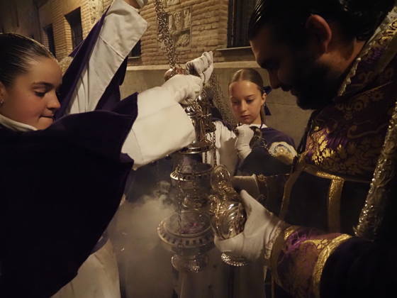 April 1, 2026, Madrid, Madrid, Spain: MADRID, SPAIN - APRIL 1: A large procession of Christ of the Gypsies through the streets of Madrid on April 1, 2026 in Madrid, Spain. Madrid Spain - ZUMAh199 20260401_zip_h199_024 Copyright: xAaronxHerediax