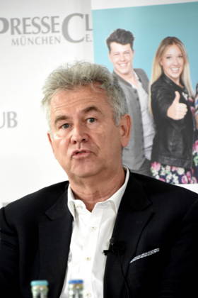 Prof. Dr. Stephan J. Lang, Vorstand Initiative Werterhalt und Weitergabe Muenchen 02.04.2026 Presseclub Muenchen der Bayerische Jugendpreis 2026 steht dieses Jahr Das Hauptthema des 6. IWW Schreibwettbewerbes 2026 lautet: Gesunde Kinder auf einer gesunden Erde - wie koennen wir die Zukunft gewinnen Foto Muenchen