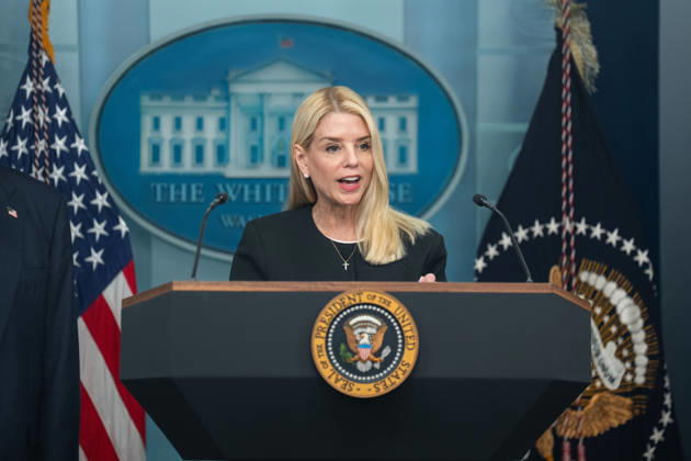 (260403) -- WASHINGTON, April 3, 2026 -- U.S. President Donald Trump said Thursday on social media that Attorney General Pam Bondi will step down from her position and Deputy Attorney General Todd Blanche will serve as acting attorney general. This file photo taken on June 27, 2025 shows Pam Bondi speaking during a press conference at the White House in Washington, D.C., the United States. ) U.S.-WASHINGTON, D.C.-ATTORNEY GENERAL-STEPPING DOWN HuxYousong