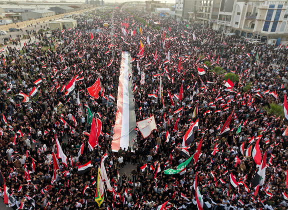 Thousands of Sadr supporters stage anti US-Israel protest in Iraq BASRA, IRAQ - APRIL 4: Supporters of Shia cleric Muqtada al-Sadr take to the streets, as they chant anti-US and anti-Israel slogans while waving Iraqi flags during a protest, on April 4, 2026, in Basra, Iraq. Haidar Mohammed Ali Anadolu Basra Iraq. Editorial use only. Please get in touch for any other usage.  Copyright: x2026xAnadoluxHaidarxMohammedxAlix
