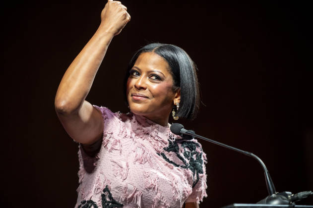 April 4, 2026, Philadelphia, Pennsylvania, United States: TAMRON HALL, American broadcast journalist, television talk show host and author, speaking at the WDAS-FM tenth annual Women Of Excellence Legend award at the luncheon held at the Philadelphia Sheraton Philadelphia United States - ZUMArf1_ 20260404_zaf_rf1_007 Copyright: xRickyxFitchettx