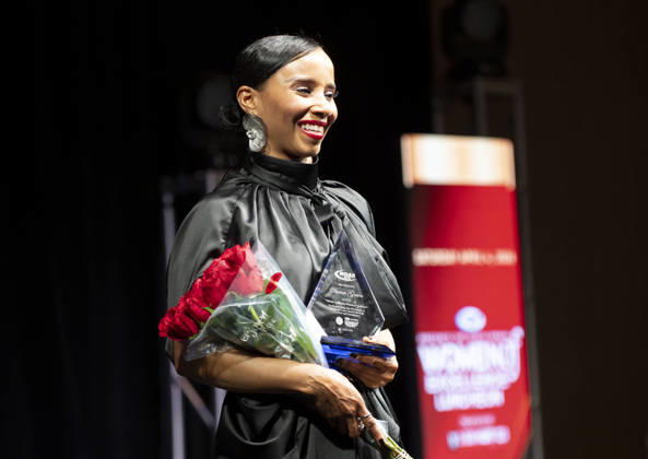 April 4, 2026, Philadelphia, Pennsylvania, United States: R&B singer, songwriter, VIVIAN GREEN, receives the Trailblazing award during the WDAS-FM tenth annual Women Of Excellence awards luncheon at the Philadelphia Sheraton Philadelphia United States - ZUMArf1_ 20260404_zaf_rf1_040 Copyright: xRickyxFitchettx
