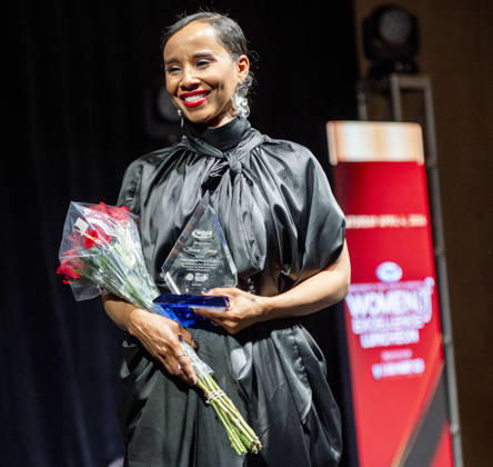 April 4, 2026, Philadelphia, Pennsylvania, United States: R&B singer, songwriter, VIVIAN GREEN, receives the Trailblazing award during the WDAS-FM tenth annual Women Of Excellence awards luncheon at the Philadelphia Sheraton Philadelphia United States - ZUMArf1_ 20260404_zaf_rf1_041 Copyright: xRickyxFitchettx