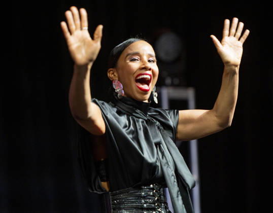 April 4, 2026, Philadelphia, Pennsylvania, USA: R&B singer, songwriter, VIVIAN GREEN, speaking at the WDAS-FM tenth annual Women Of Excellence awards luncheon where she received the Trailblazing award at the Philadelphia Sheraton. Philadelphia USA - ZUMArf1_ 20260404_zaf_rf1_034 Copyright: xRickyxFitchettx