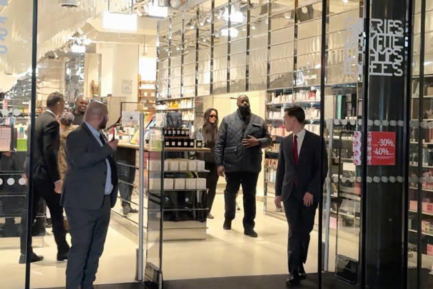 Rihanna went shopping at Galeries Lafayette in Paris on April 6, 2026 Rihanna went shopping at Galeries Lafayette in Paris on April 6, 2026 Paris France Copyright: xAgencex xBestimagexAgencex xBestimagex