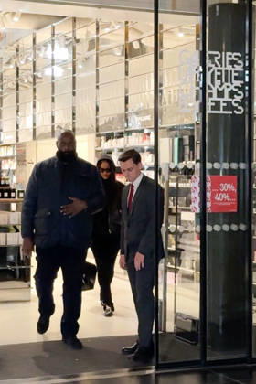 Rihanna went shopping at Galeries Lafayette in Paris on April 6, 2026 Rihanna went shopping at Galeries Lafayette in Paris on April 6, 2026 Paris France Copyright: xAgencex xBestimagexAgencex xBestimagex