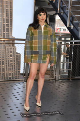 NEW YORK, NY APRIL 7 Rowan Blanchard pictured as the cast of Hulus The Testaments to Visit the Empire State Building Ahead of April 8 Premiere on April 7, 2026 in New York City Credit John Fycke AdMedia 454822 2026 04 07 New York New York City Copyright: xAdMediax STAR_454822_006