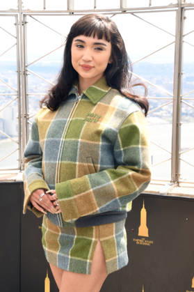NEW YORK, NY APRIL 7 Rowan Blanchard pictured as the cast of Hulus The Testaments to Visit the Empire State Building Ahead of April 8 Premiere on April 7, 2026 in New York City Credit John Fycke AdMedia 454822 2026 04 07 New York New York City Copyright: xAdMediax STAR_454822_037