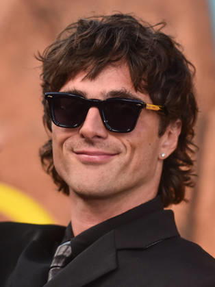 ˜Euphoria™ S3 Los Angeles Premiere Jacob Elordi arriving to the season 3 Euphoria Los Angeles premiere held at the TCL Chinese Theatre on April 07, 2026 in Hollywood, CA. Hollywood TCL Chinese Theatre California USA Copyright: xLISAxOConnorx xAFF-USA.comx