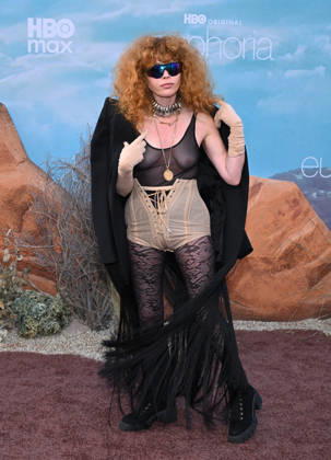 ˜Euphoria™ S3 Los Angeles Premiere Natasha Lyonne arriving to the season 3 Euphoria Los Angeles premiere held at the TCL Chinese Theatre on April 07, 2026 in Hollywood, CA. Hollywood TCL Chinese Theatre California USA Copyright: xLisaxOConnorx xAFF-USA.comx