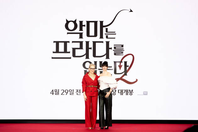 The Devil Wears Prada 2 press conference in Seoul SEOUL, SOUTH KOREA - APRIL 08: Meryl Streep(L) and Anne Hathaway(R) poses during a press conference for the movie The Devil Wears Prada 2 at Four Seasons Hotel on April 08, 2026 in Seoul, South Korea. Hwawon Lee Anadolu Seoul South Korea. Editorial use only. Please get in touch for any other usage. Copyright: x2026xAnadoluxHwawonxLeex