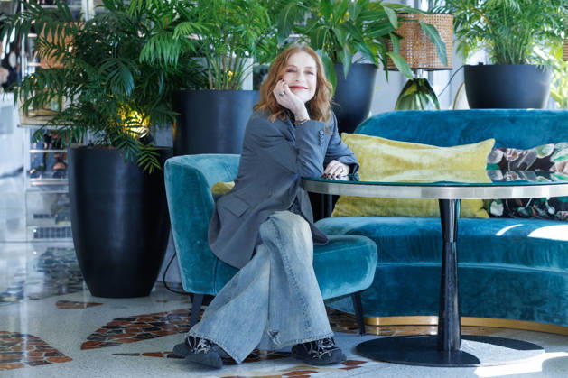 News - Photocall - La donna piu ricca del mondo Isabelle Huppert attends the photocall for the movie La donna piu ricca del mondo on April 08, 2026 at Sofitel Hotel Villa Borghese, Rome, Italy Rome Sofitel Hotel Villa Borghese Italy Copyright: xEmanuelaxVertollix xLiveMediax LPN_2379139