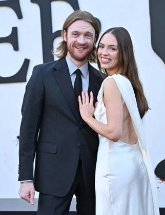 ˜Beef™ season 2 World Premiere Finneas O Connell and Claudia Sulewski arriving to ˜Beef™ season 2 World Premiere at Egyptian Theatre on April 08, 2026 in Hollywood, CA. Hollywood Egyptian Theatre California USA Copyright: xLISAxOConnor AFF-USA.comx