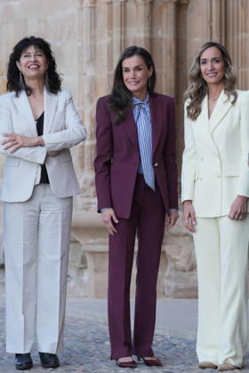 Queen Letizia meets with the Associació de Dones Empresàries Queen Letizia c , accompanied by the president of the Association, Laia Rogel d , and the Minister of Equality, Ana Redondo i , meets with the Associació de Dones Empresàries de Lleida, on April 9, 2026, in Lleida, Catalonia Spain The meeting, held at the Seu Vella de Lleida and behind closed doors, is part of the events of the 20th anniversary of the association and precedes the presentation of the XVI Premis Ap Lleida, which recognizes the leadership and leadership of the association, held in the Seu Vella de Lleida and behind closed doors, is part of the events of the 20th anniversary of the association and precedes the delivery of the XVI Premis Ap Lleida, which recognize the Copyright: xDavidxZorrakinox 7426329