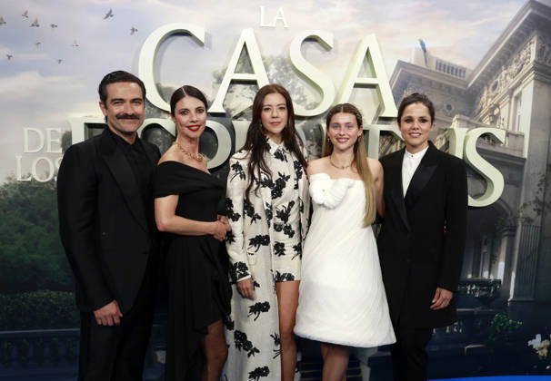 Premiere of the new series La casa de los espíritus Alfonso Herrera, Maribel Verdú, Fernanda Castillo, Nicole Wallace and Francisca Alegría during the premiere of La casa de los espíritus, the new Amazon Prime series, on April 9, 2026, in Madrid Spain Based on the successful novel by Isabel Allende, La casa de los espíritus 09 APRIL 2026 Madrid Madrid Spain Copyright: xJosexVelascox 7427757