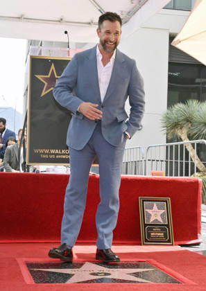 American actor, director and writer Noah Wylle stand on his star during an unveiling ceremony honoring him with the 2,840th star on the Hollywood Walk of Fame in Los Angeles on Thursday, April 9, 2026. LAP20260409910 JIMxRUYMEN