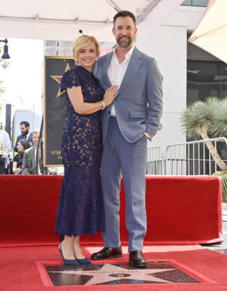 American actor, director and writer Noah Wyle is joined his wife Sara Wells during an unveiling ceremony honoring him with the 2,840th star on the Hollywood Walk of Fame in Los Angeles on Thursday, April 9, 2026. LAP20260409917 JIMxRUYMEN