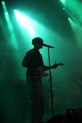 Joachim Liebens von der Band The Haunted Youth bei einem Konzert im Hole 44 in Berlin, 9. April 2026. The Haunted Youth Konzert Berlin