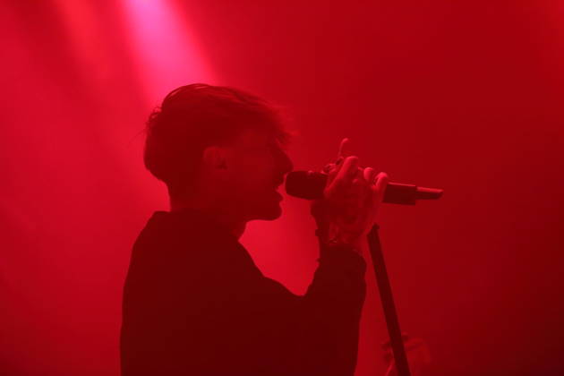 Joachim Liebens von der Band The Haunted Youth bei einem Konzert im Hole 44 in Berlin, 9. April 2026. The Haunted Youth Konzert Berlin