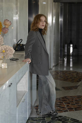 April 8, 2026, Rome, Italy: Isabelle Huppert attends the photocall of movie La donna più ricca del mondo (La femme la plus riche au monde) at Sofitel Hotel Villa Borghese. Rome Italy - ZUMAs197 20260408_aaa_s197_160 Copyright: xMarioxCartellix