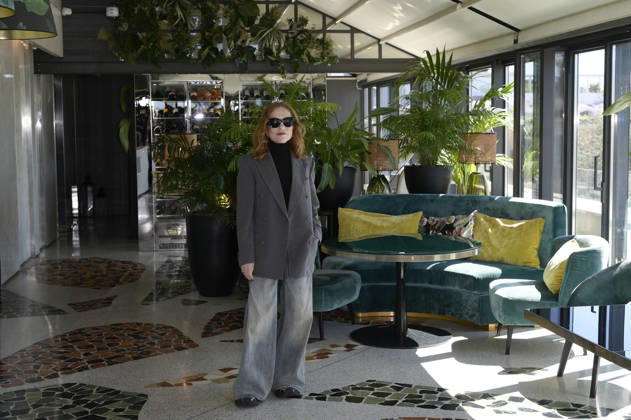 April 8, 2026, Rome, Italy: Isabelle Huppert attends the photocall of movie La donna più ricca del mondo (La femme la plus riche au monde) at Sofitel Hotel Villa Borghese. Rome Italy - ZUMAs197 20260408_aaa_s197_163 Copyright: xMarioxCartellix