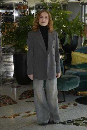 April 8, 2026, Rome, Italy: Isabelle Huppert attends the photocall of movie La donna più ricca del mondo (La femme la plus riche au monde) at Sofitel Hotel Villa Borghese. Rome Italy - ZUMAs197 20260408_aaa_s197_164 Copyright: xMarioxCartellix