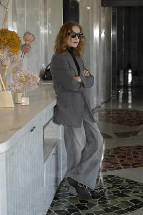 April 8, 2026, Rome, Italy: Isabelle Huppert attends the photocall of movie La donna più ricca del mondo (La femme la plus riche au monde) at Sofitel Hotel Villa Borghese. Rome Italy - ZUMAs197 20260408_aaa_s197_167 Copyright: xMarioxCartellix