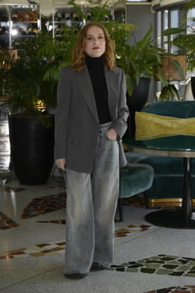 April 8, 2026, Rome, Italy: Isabelle Huppert attends the photocall of movie La donna più ricca del mondo (La femme la plus riche au monde) at Sofitel Hotel Villa Borghese. Rome Italy - ZUMAs197 20260408_aaa_s197_166 Copyright: xMarioxCartellix