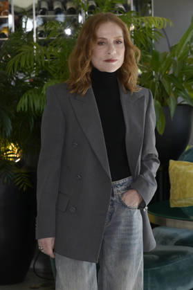 April 8, 2026, Rome, Italy: Isabelle Huppert attends the photocall of movie La donna più ricca del mondo (La femme la plus riche au monde) at Sofitel Hotel Villa Borghese. Rome Italy - ZUMAs197 20260408_aaa_s197_172 Copyright: xMarioxCartellix