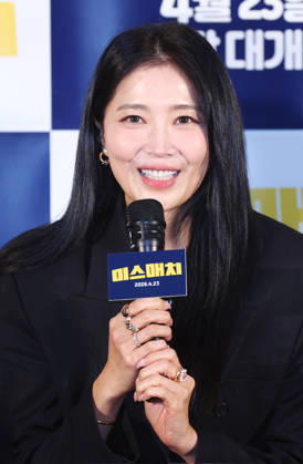 S. Korean actress Oh Yoon-ah S. Korean actress Oh Yoon-ah South Korean actress Oh Yoon-ah, who stars in the new movie Mismatch, attends a publicity event in Seoul on April 9, 2026, to promote the movie, set to hit local screens in South Korea on April 23. (Yonhap) 2026-04-10 11:23:25 < 1980-2026 YONHAPNEWS AGENCY. .> ¼¿ïƯº°½Ã EDITORIAL USE ONLY Copyright: xx PYH2026041005690034400 YonhapxNewsx yonphotos251307