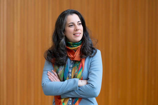 Marie JACQUOT, Musikerin, Chefdirigentin WDR Sinfonieorchester, Portraet, Portrait, Porträt, Einzelbild, angeschnittenes Einzelmotiv, halbe Figur, Halbfigur, halber Koerper, Pressekonferenz anlaesslich der Vorstellung der neuen Chefdirigentin des WDR Sinfonieorchesters, beim WDR in Koeln am 10.04.2026,