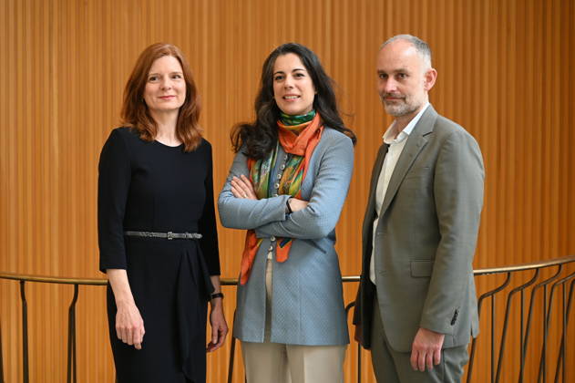 WDR Intendantin Katrin Vernau, l-r, und Dirigentin Marie Jacquot wird Chefdirigentin des WDR Sinfonieorchesters und Manager des WDR Sinfonieorchester Sebastian König