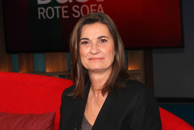 Inka Schneider, die Moderatorin in der Sendung DAS Rote Sofa! (NDR) am 11.04.2026 in Hamburg Jonas Kaufmann zu Gast in der Sednung DAS Rote Sofa (NDR) in Hamburg