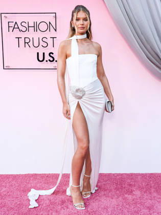 Fashion Trust U.S. Awards 2026 LOS ANGELES, CALIFORNIA, USA - APRIL 07: Ellie Thumann arrives at the Fashion Trust U.S. Awards 2026 In Partnership With Google held at nya studios WEST on April 7, 2026 in Los Angeles, California, United States., Credit:Chad Salvador Avalon United States, California, Los Angeles, nya studios WEST  Copyright: xChadxSalvadorx xAvalonx 1089978368