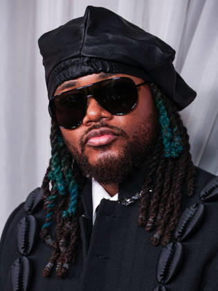 Fashion Trust U.S. Awards 2026 LOS ANGELES, CALIFORNIA, USA - APRIL 07: Leon Thomas III arrives at the Fashion Trust U.S. Awards 2026 In Partnership With Google held at nya studios WEST on April 7, 2026 in Los Angeles, California, United States., Credit:Chad Salvador Avalon United States, California, Los Angeles, nya studios WEST  Copyright: xChadxSalvadorx xAvalonx 1089978655