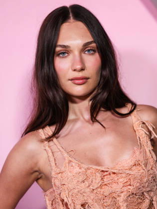 Fashion Trust U.S. Awards 2026 LOS ANGELES, CALIFORNIA, USA - APRIL 07: Maddie Ziegler arrives at the Fashion Trust U.S. Awards 2026 In Partnership With Google held at nya studios WEST on April 7, 2026 in Los Angeles, California, United States., Credit:Chad Salvador Avalon United States, California, Los Angeles, nya studios WEST  Copyright: xChadxSalvadorx xAvalonx 1089980525