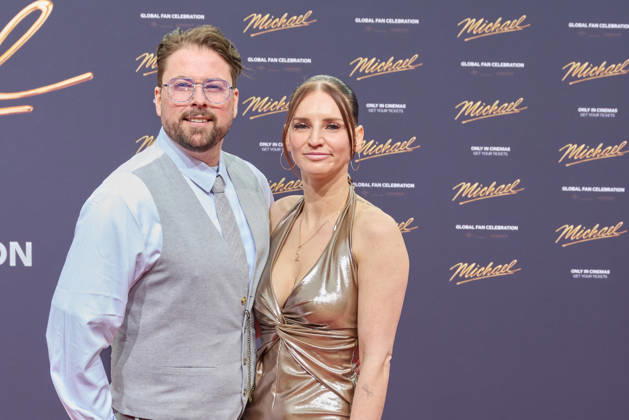 Felix von Jascheroff mit Ehefrau Alexandra Sophie Winterberg - Internationale Premiere & Global Fan Celebration von Michael an der Uber Eats Music Hall in Berlin am 10.04.2026. Kinopremiere Michael