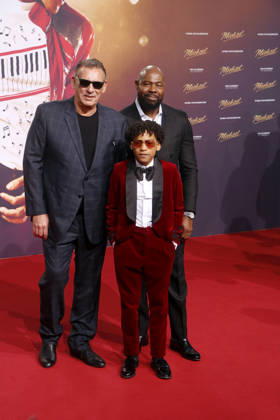 Michael , Weltpremiere auf dem Uber Platz, Berlin, 10.04.2026 Graham King, Juliano Valdi und Rrgisseur Antoine Fuqua bei der Weltpremiere des Kinofilms Michael auf dem Uber Platz in Berlin am 10.04.2026 Berlin Uber Platz Copyright: xAnitaxBuggex