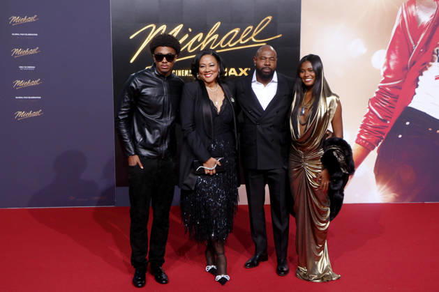 Michael , Weltpremiere auf dem Uber Platz, Berlin, 10.04.2026 Brando Fuqua (Sohn), Lela Rochon ( Ehefrau von) Antoine Fuqua und die Tochter Asia Rochon Fuqua bei der Weltpremiere des Kinofilms Michael auf dem Uber Platz in Berlin am 10.04.2026 Berlin Uber Platz Copyright: xAnitaxBuggex