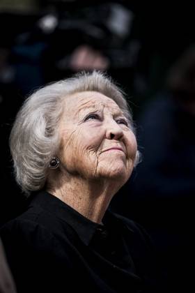 ZUIDLAREN - Princess Beatrix opens the renovated grain and oil mill De Wachter, which celebrates its 175th anniversary this year. Princess Beatrix is the patron of De Hollandsche Molen, the association dedicated to the preservation of windmills in the Netherlands. SIESE VEENSTRA ANP netherlands out - belgium out  Copyright: xx x555531243x originalFilename: 555531243.jpg