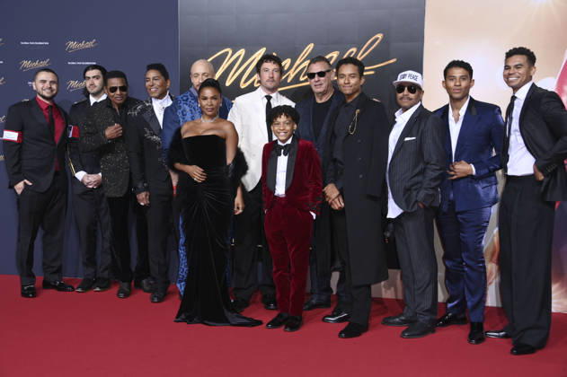 Prince Jackson, Bigi Jackson, Jackie Jackson, Jermaine Jackson, KeiLyn Durrel Jones, Nia Long, Miles Teller, Juliano Krue Valdi, Graham King, Jaafar Jackson, Marlon Jackson, Jermajesty Jackson und Randy Jackson Jr. bei der Premiere des Kinofilms Michael in der Uber Eats Music Hall. Berlin, 10.04.2026