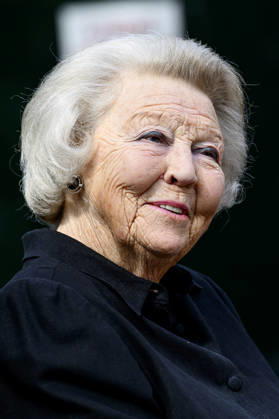 11-04-2026 Zuidlaren Princess Beatrix at the opening of De Wachter windmill in Zuidlaren. Â  Copyright: xPPEx