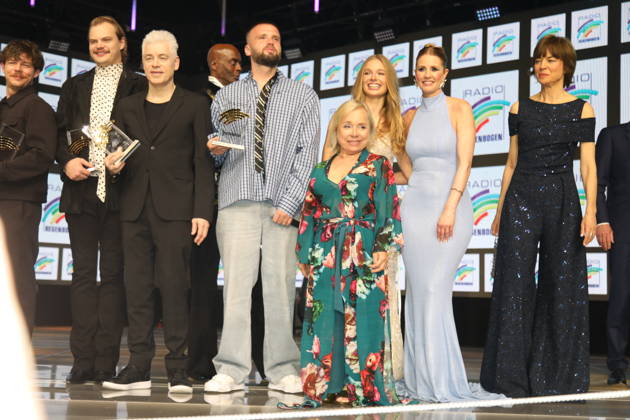 Preisträger und Laudatoren bei der Verleihung des 26. Radio Regenbogen Award 2026 in der Europa-Park Arena. Rust, 10.04.2026
