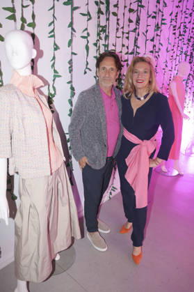 Falk-Willy Wild und Anja Gockel bei der Anja Gockel Fashion Show Frisches für die Sinne im Showroom Paris 44 by Anja Gockel. Berlin, 10.04.2026
