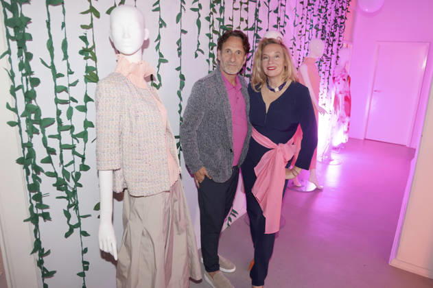 Falk-Willy Wild und Anja Gockel bei der Anja Gockel Fashion Show Frisches für die Sinne im Showroom Paris 44 by Anja Gockel. Berlin, 10.04.2026